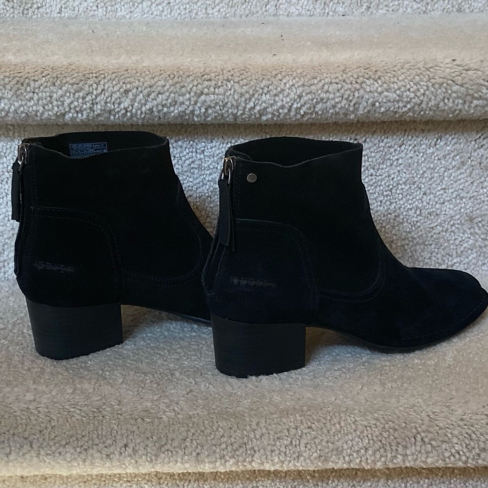 UGG WOMENS”BANDARA” FASHION BLACK SUEDE ANKLE BOOTS/ 8.5 /SN #1095053/EUC